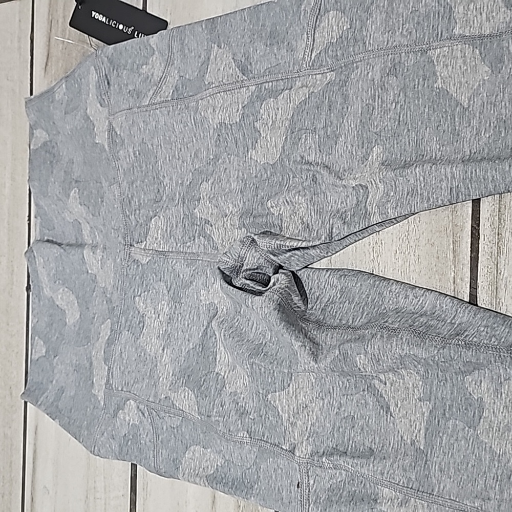 Yogalicious Lux leggings.
